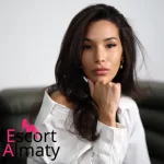 Камилла - грудь 2.5, рост 170 см, вес 50 кг, цвет волос Брюнетки, национальность Русские