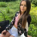 Лиля - грудь 2, рост 168 см, вес 52 кг, цвет волос Шатенки, национальность Русские