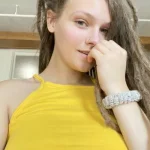 Яна - грудь 3, рост 160 см, вес 60 кг, цвет волос Брюнетки, национальность Азиатки