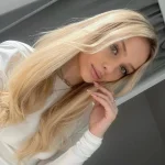 Тася - грудь 2, рост 168 см, вес 52 кг, цвет волос Блондинки, национальность Казашки