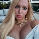 Снежана - грудь 3, рост 170 см, вес 53 кг, цвет волос Блондинки, национальность Азиатки
