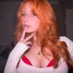 Марина - грудь 3, рост 170 см, вес 55 кг, цвет волос Рыжие, национальность Азиатки