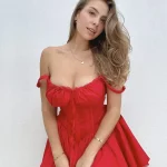 Лада - грудь 3, рост 168 см, вес 53 кг, цвет волос Шатенки