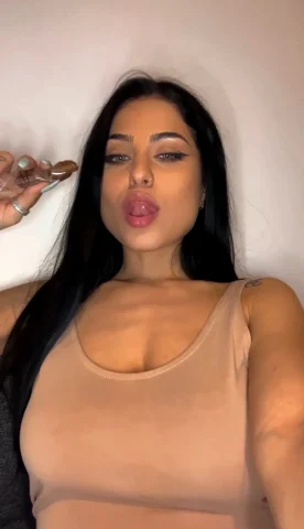 Ангелина - грудь 2, рост 170 см, вес 75 кг, цвет волос Блондинки, национальность Казашки