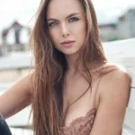 Карина - грудь 2, рост 170 см, вес 55 кг, цвет волос Шатенки, национальность Казашки
