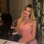 Лиза - грудь 3, рост 170 см, вес 54 кг, цвет волос Блондинки, национальность Азиатки