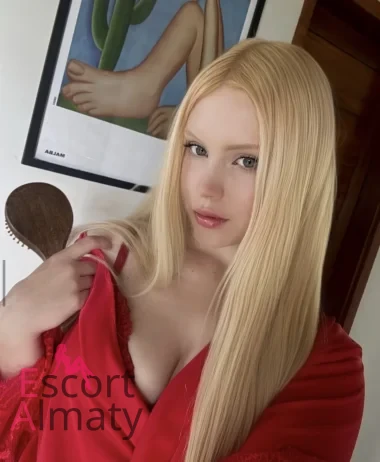 Марина - грудь 3, рост 166 см, вес 54 кг, цвет волос Блондинки, национальность Русские