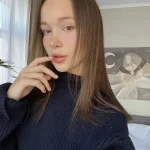 Дина - грудь 2, рост 55 см, вес 36 кг, цвет волос Шатенки, национальность Русские