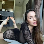 Алина - грудь 2, рост 165 см, вес 62 кг, цвет волос Брюнетки, национальность Казашки