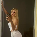 Карина - грудь 3, рост 167 см, вес 58 кг, цвет волос Блондинки, национальность Русские