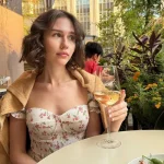 Леся - грудь 2, рост 165 см, вес 56 кг, цвет волос Шатенки, национальность Европейки