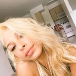 Елизавета - грудь 2, рост 170 см, вес 70 кг, цвет волос Брюнетки, национальность Казашки