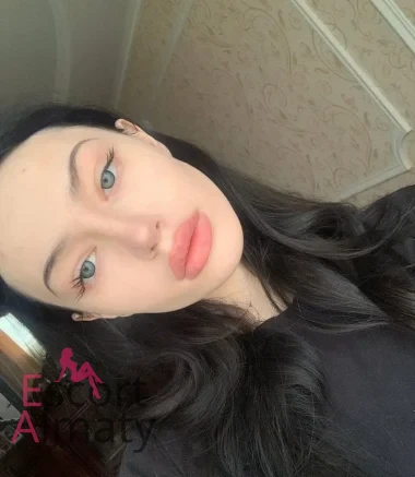Инна - грудь 1, рост 165 см, вес 49 кг, цвет волос Брюнетки, национальность Казашки