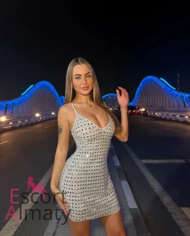 Лика - грудь 3, рост 169 см, вес 60 кг, цвет волос Шатенки, национальность Русские