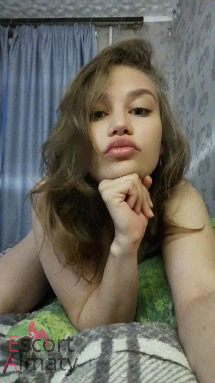 Марина - грудь 3, рост 166 см, вес 60 кг, цвет волос Блондинки, национальность Азиатки