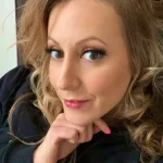 Марина - грудь 1, рост 162 см, вес 49 кг, цвет волос Блондинки, национальность Казашки