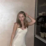 Марьяна - грудь 2, рост 165 см, вес 50 кг, цвет волос Блондинки, национальность Казашки